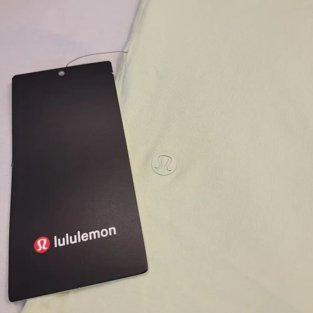 Lululemon "Barry's" Fundamental Tank - Picture 5 of 10